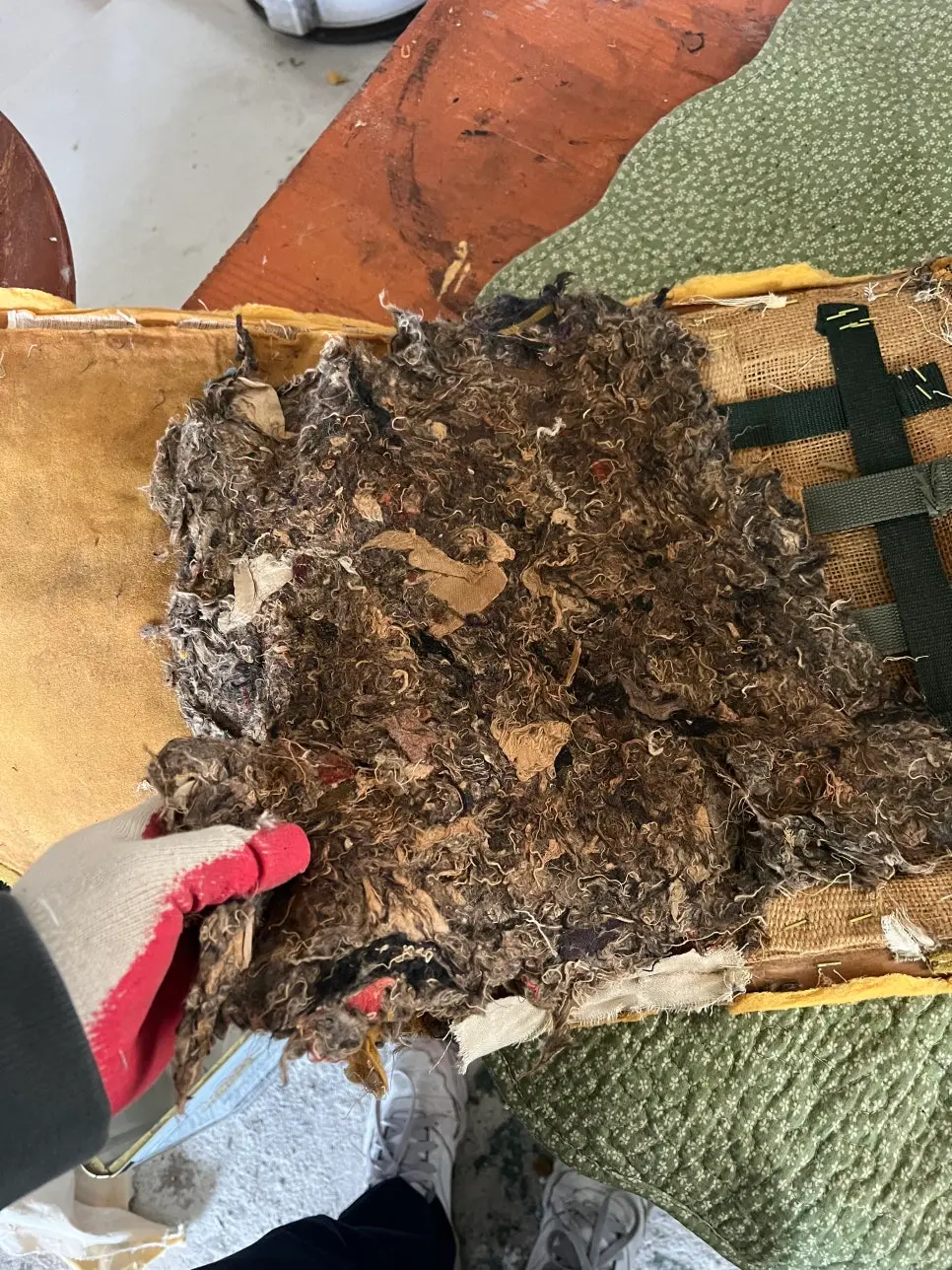 노후된 내부 충전재