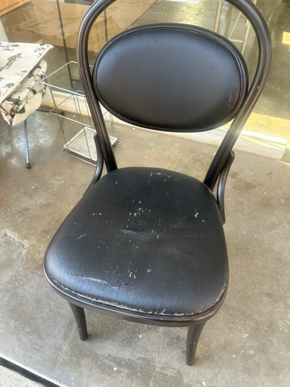 의자 천갈이 전 상태