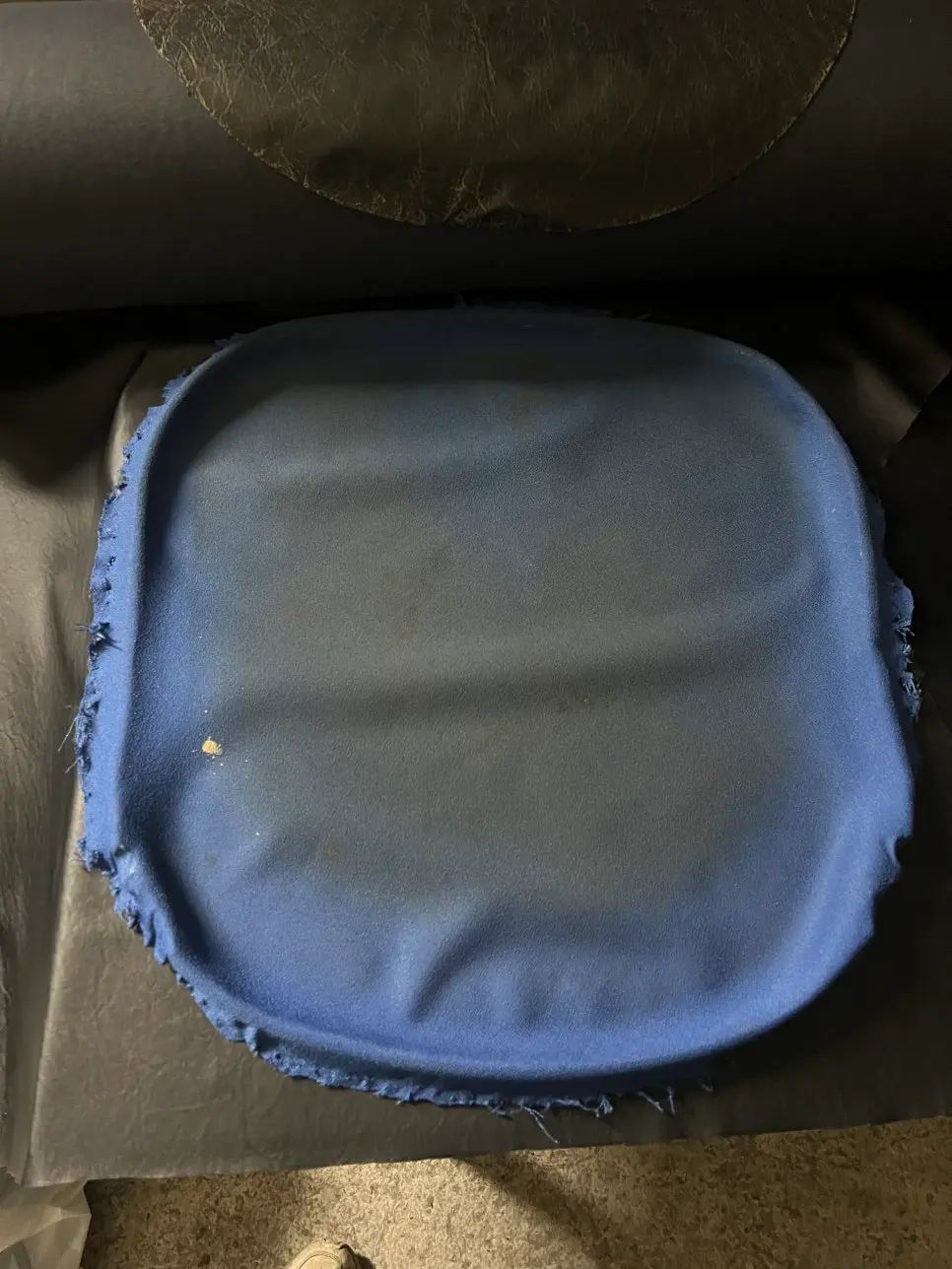 패브릭 재단 작업