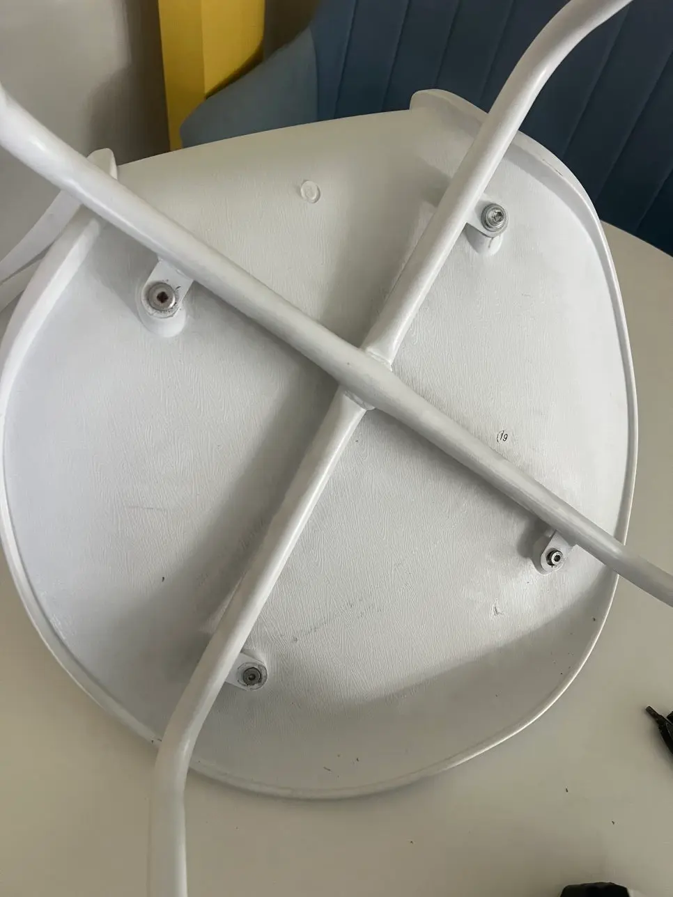 의자 나사 보강