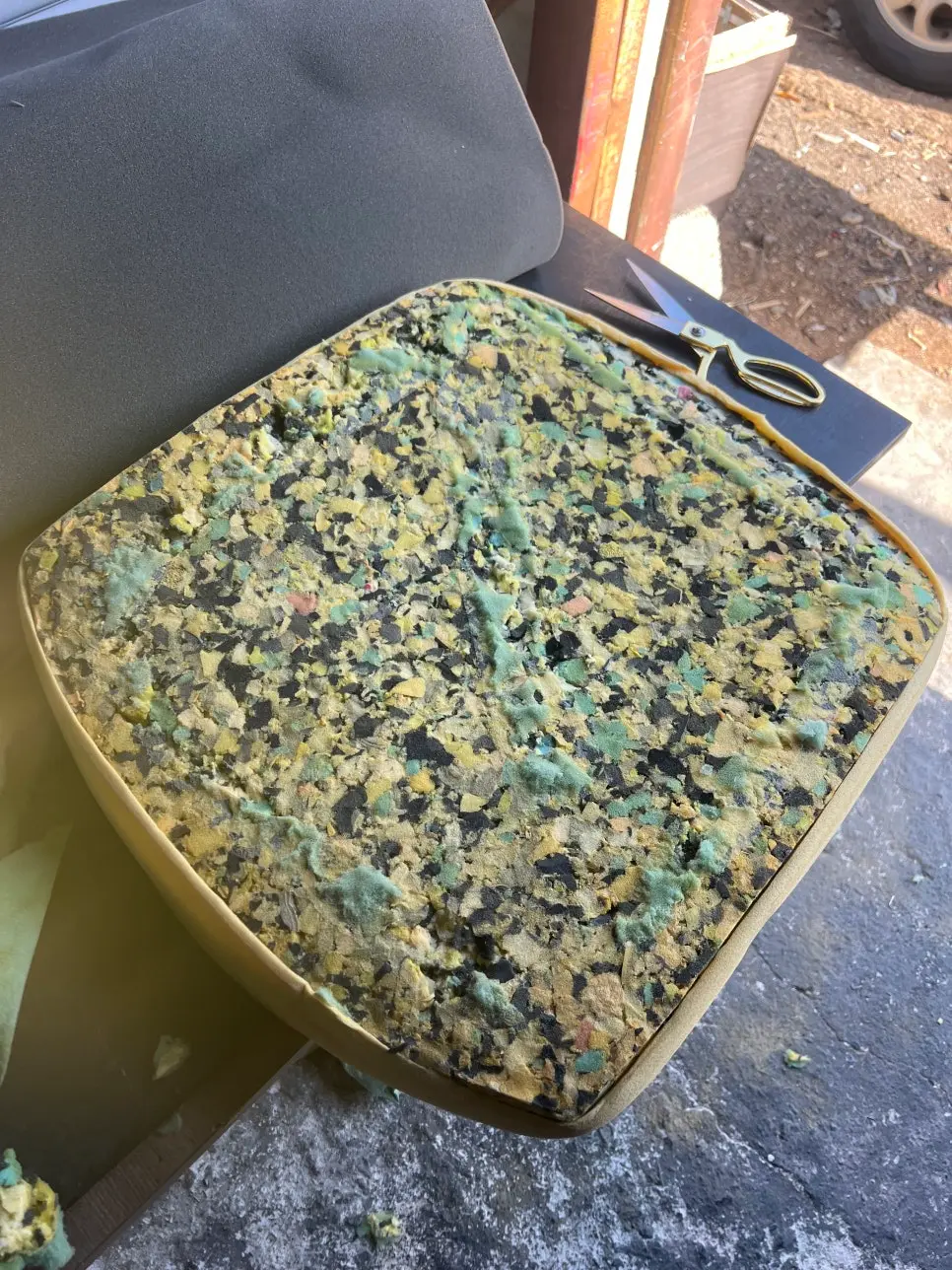 고밀도 폼 보강을 통한 좌판 탄성 복원 재설계