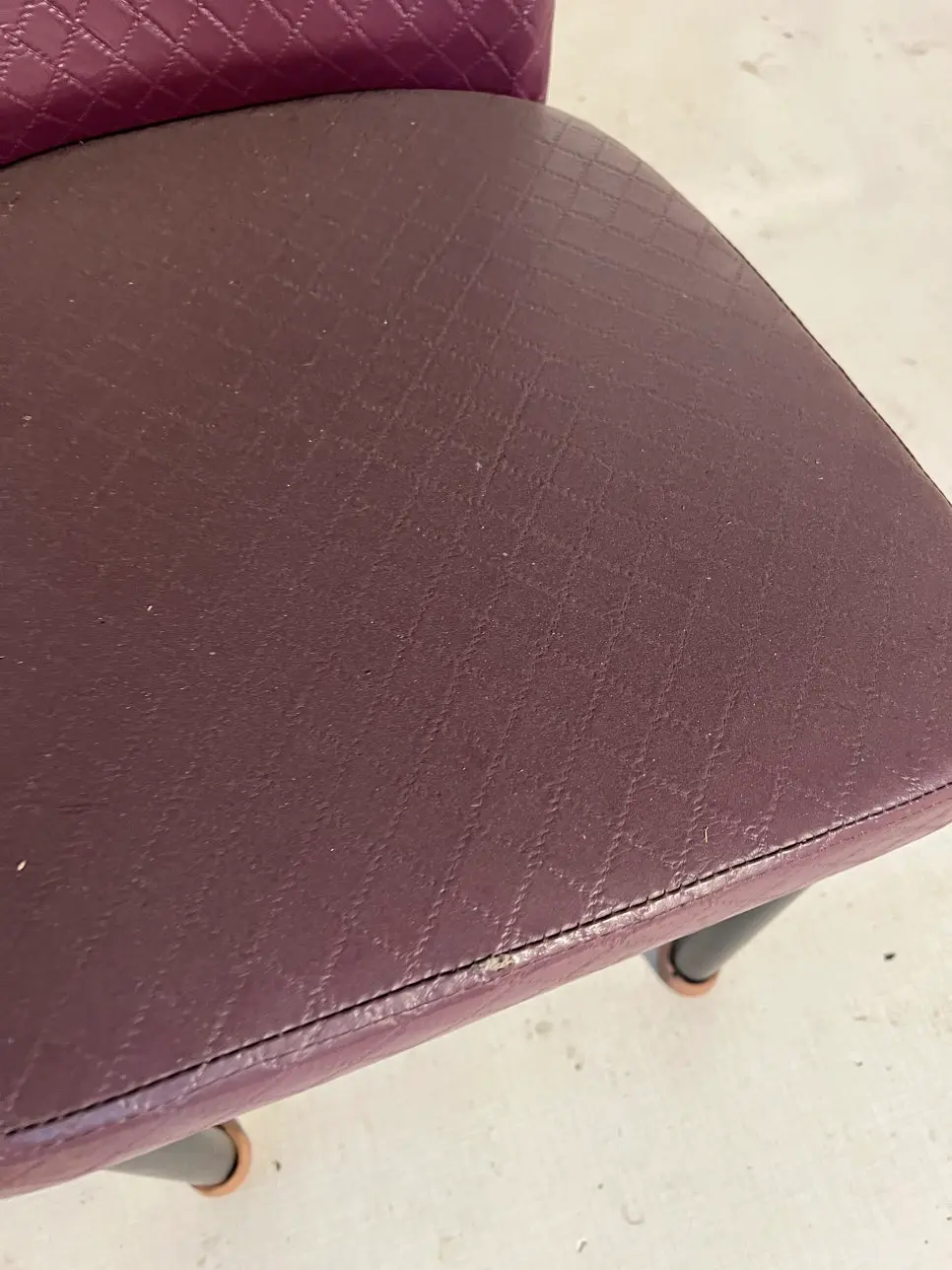 지지대 없는 등받이 구조 확인