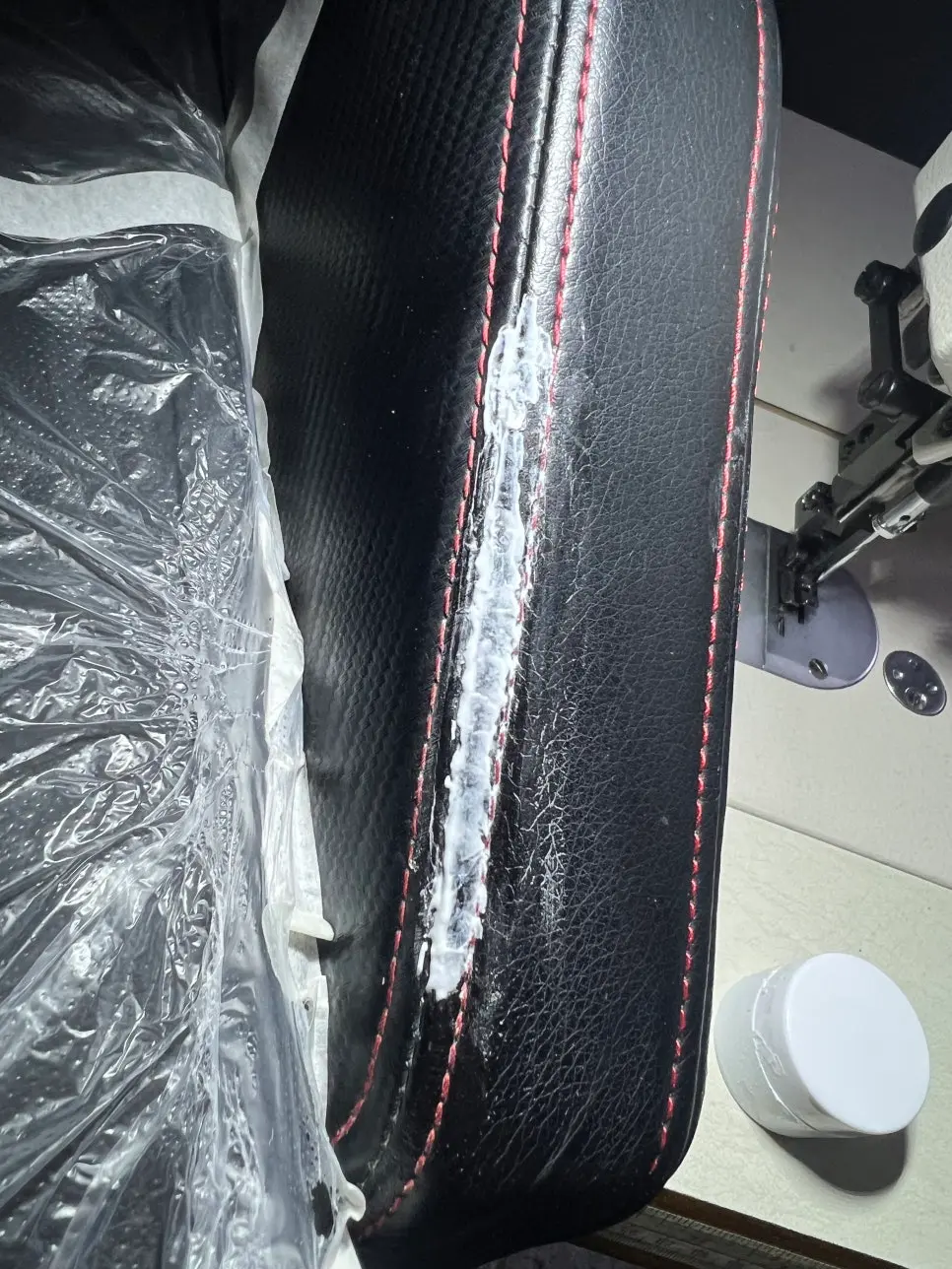 게이밍의자 리폼 완료: 새 의자처럼 완벽하게 복원된 모습